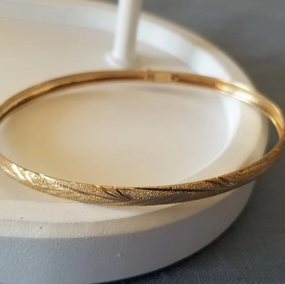 10K Gold Bangle Bracelet